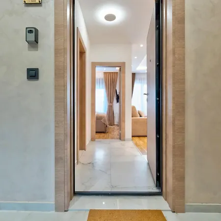 Gomax 3 M Lux , 아파트 *