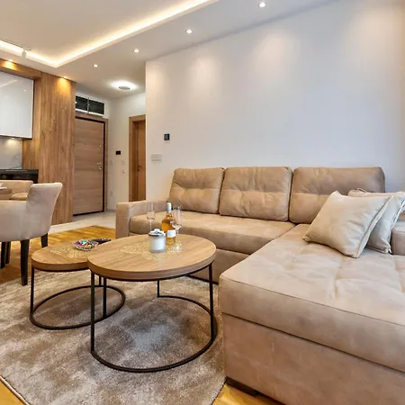 Gomax 3 M Lux , Appartamento *