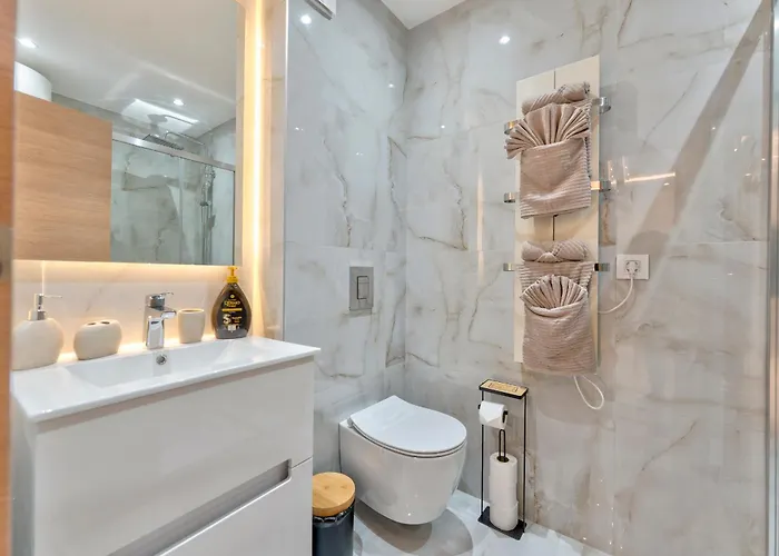 Gomax 3 M Lux , * 兹拉蒂博尔